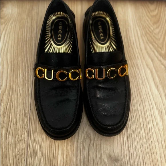 Authentic Gucci Cara Logo Loafers - Picture 5 of 8